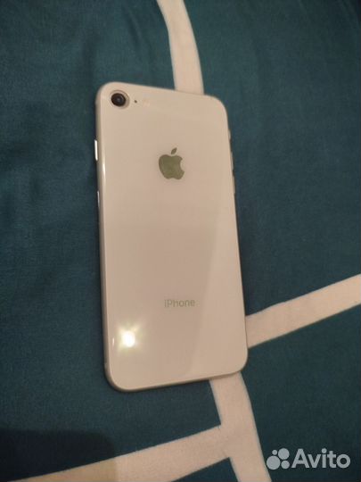 iPhone 8, 64 ГБ