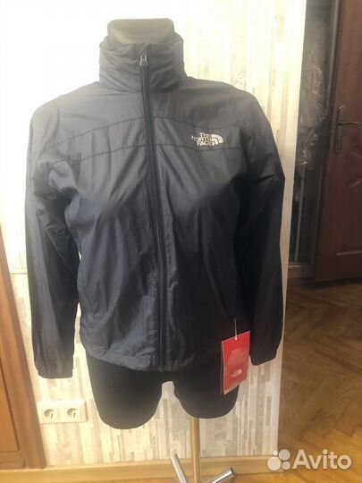 Ветровка женская