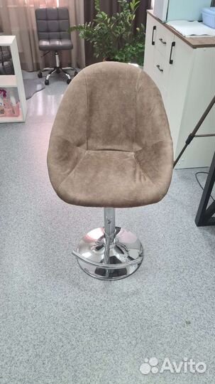 Стул для визажиста бровиста