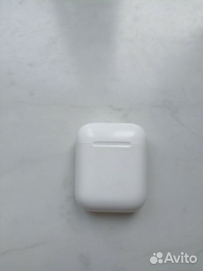 Зарядный чехол (кейс) для наушников Apple AirPods