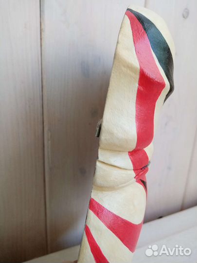 Маска из дерева