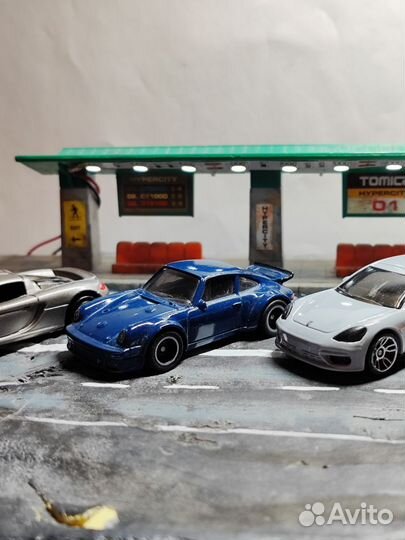 Hot wheels Porshe custom/диорама