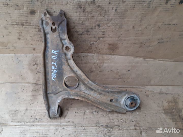 Рычаг передний Фольксваген Гольф 2