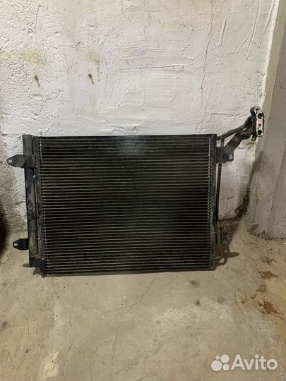 Радиатор кондиционера tiguan 1