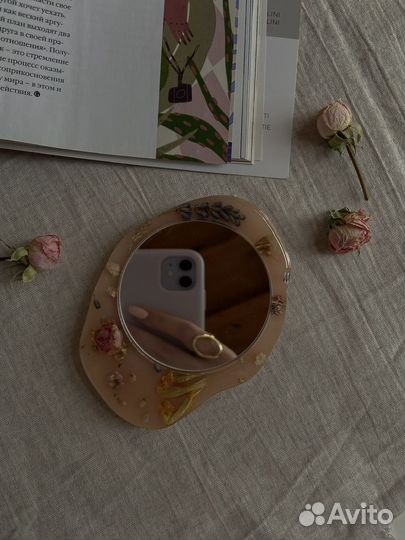 Зеркало карманное из эпоксидной смолы