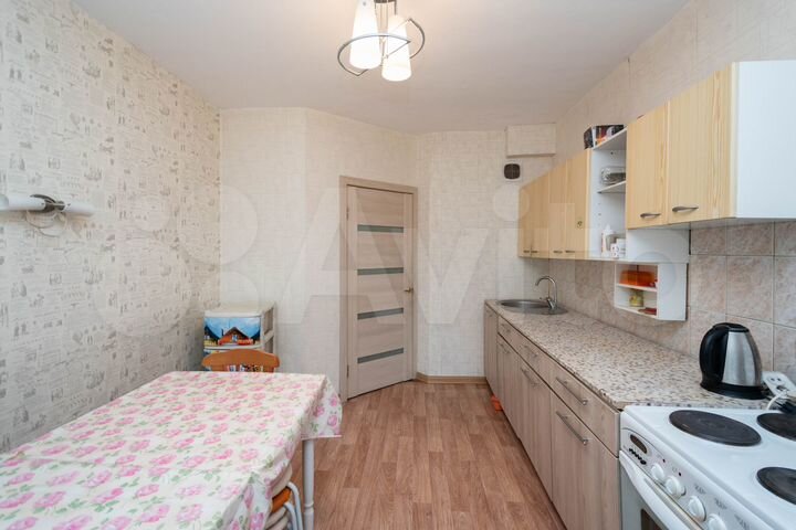 4-к. квартира, 131 м², 1/9 эт.