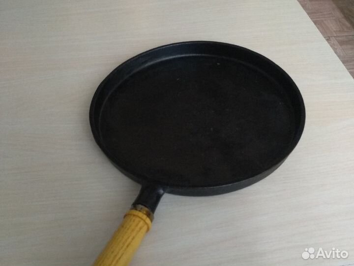 Чугунная сковорода