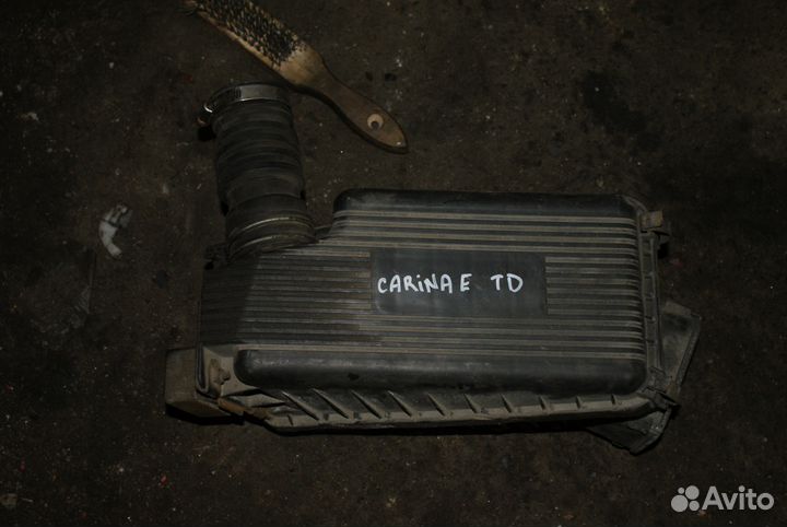 Корпус воздушного фильтра Toyota Carina E