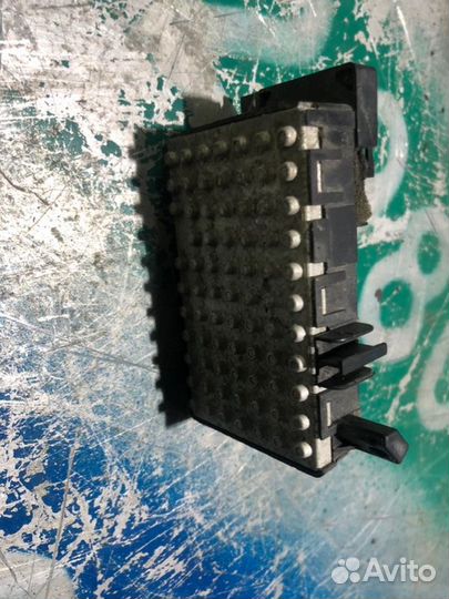 Реле вентилятора печки Mercedes-Benz S-Class W221