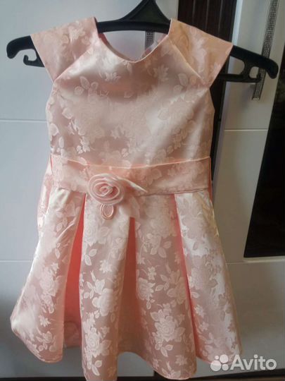 Платье на девочку