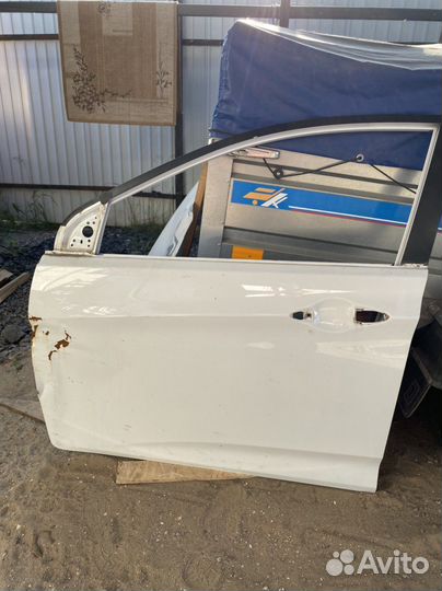 Hyundai solaris дверь