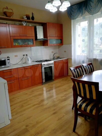 Дом 250 м² на участке 7 сот.