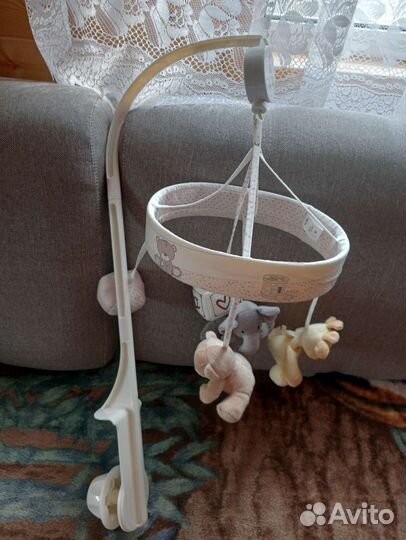 Музыкальная игрушка на кроватку