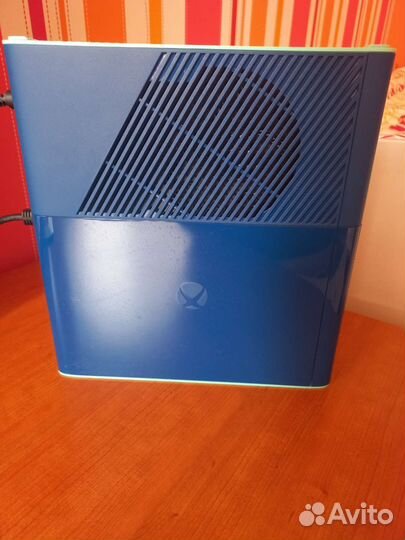 Xbox 360 special edition blue