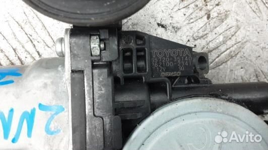 Моторчик стеклоподъемника заднего правого toyota R