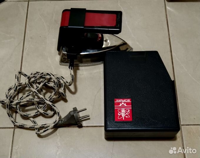 Электроутюг 