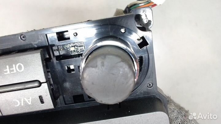 Панель управления магнитолой Infiniti QX56, 2008