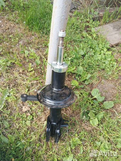 Передние стойки ваз 2114