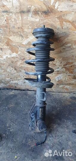 Амортизатор передний левый Opel Insignia 2008-2017