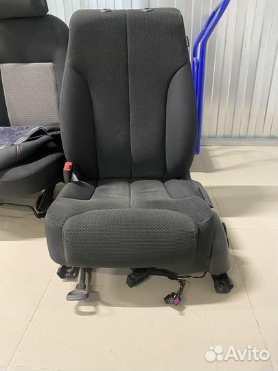 Седенья передние Passat B6