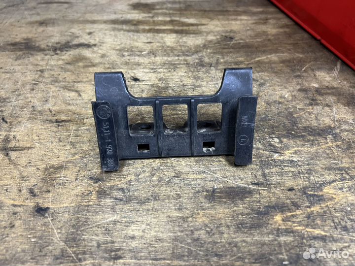 Кронштейн заднего бампера BMW E39 E38