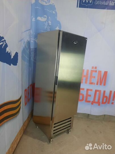 Морозильная шкаы froster