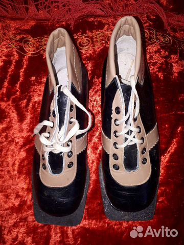 Лыжные ботинки СССР 2 пары с креплениями