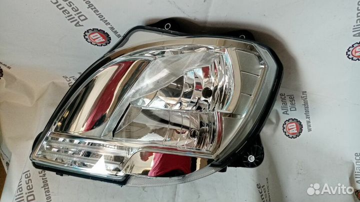 Фара головного света левая DAF XF 106 1835874