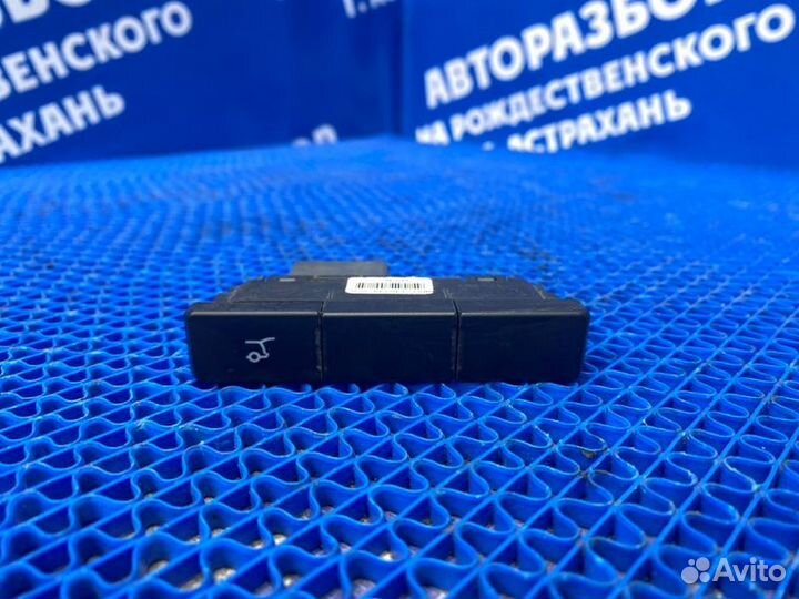 Кнопка открывания багажника Ford Explorer