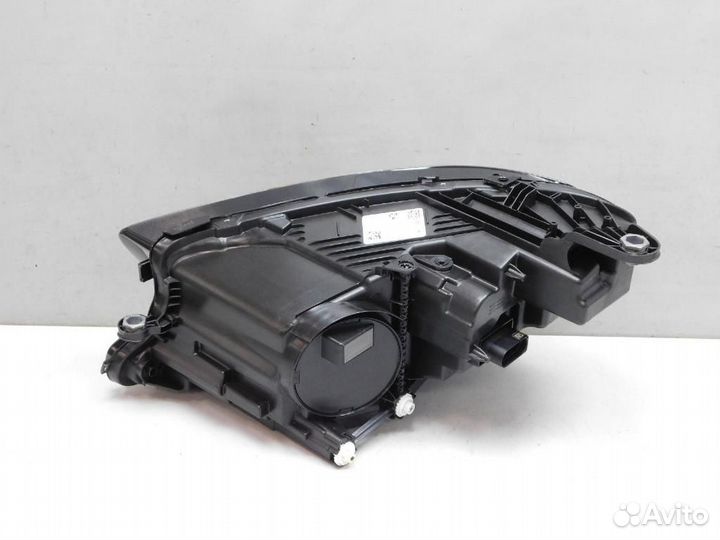 Фара правая Mercedes-Benz E-Class