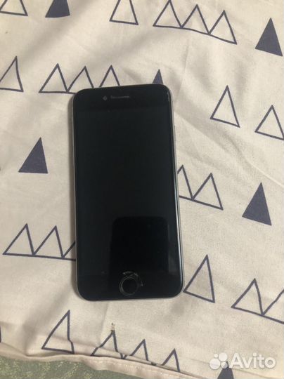 Телефон iPhone 6