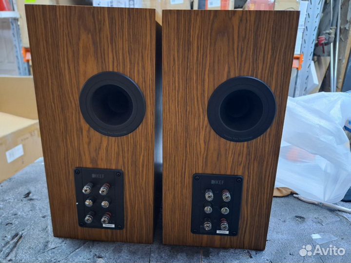 Полочная акустика KEF R3 Walnut (арт. 317832)