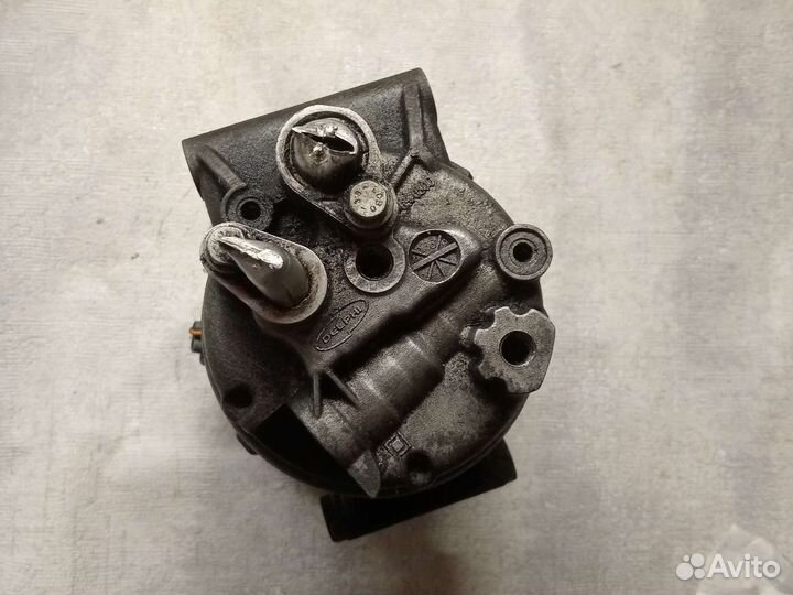 Компрессор кондиционера Рено 1.4i 1.6i 1.5D 06г