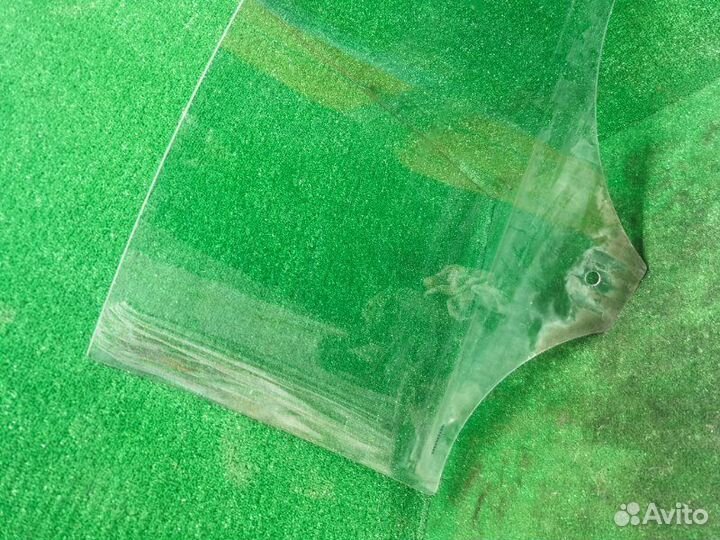 Стекло двери заднее правое Ford Mondeo 4