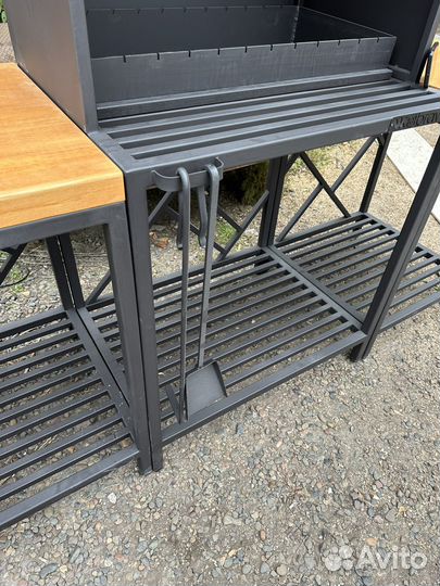 Мангал с вытяжным зонтом + столики