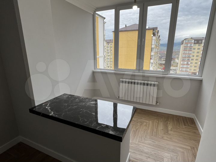 2-к. квартира, 77 м², 8/10 эт.