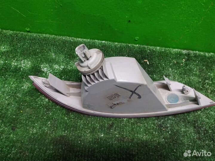 Отражатель бампера заднего левый Ford Focus 3 (CB