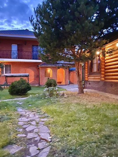 Коттедж 210 м² на участке 11 сот.