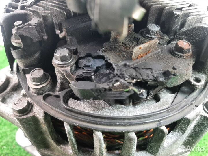 Б/У Генератор Дефект на фото 0009069905