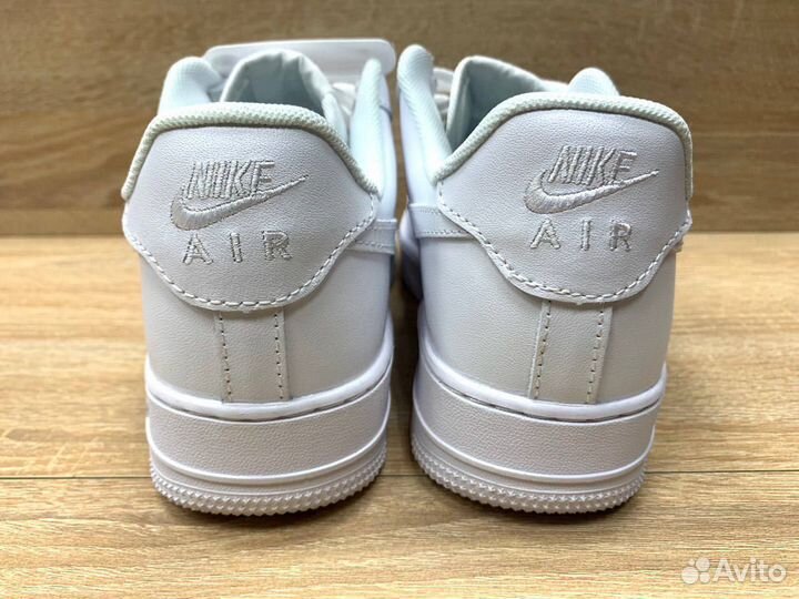 Кроссовки Nike Air Force белые