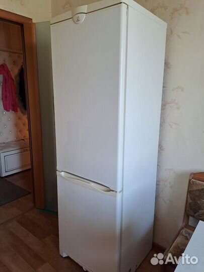 Холодильник Indezit (бу)