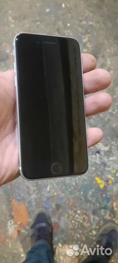 iPhone SE, 128 ГБ