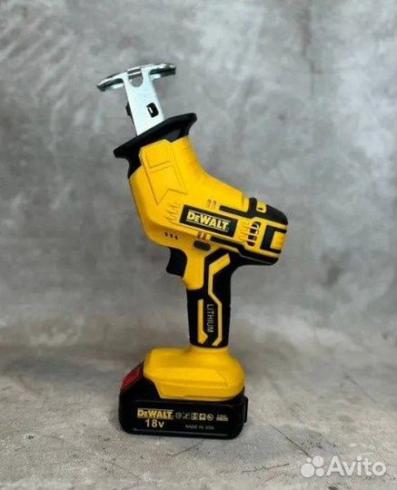 Сабельная мини пила dewalt Аккмуляторная