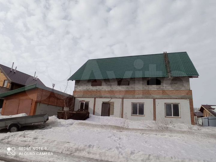 Дом 420 м² на участке 8 сот.