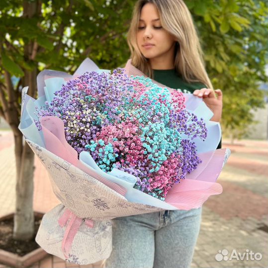 Букет из цветной гипсофилы