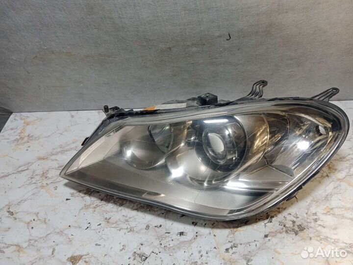 Фара левая Suzuki Kizashi Ксенон