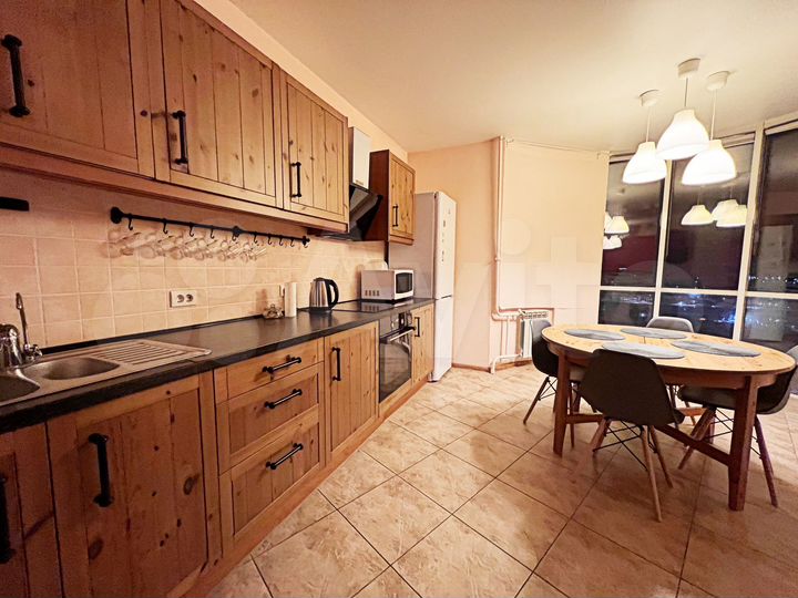 3-к. квартира, 85 м², 17/22 эт.