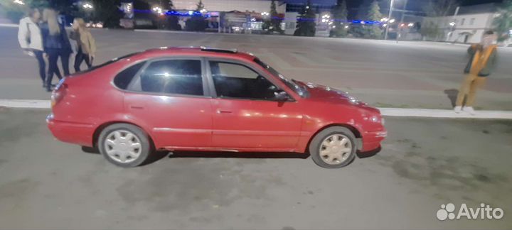 Toyota Corolla 1.3 МТ, 1998, битый, 346 306 км