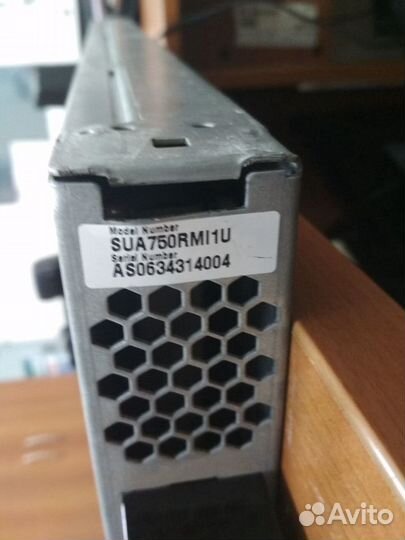 Ибп APC SUA750RMI1U