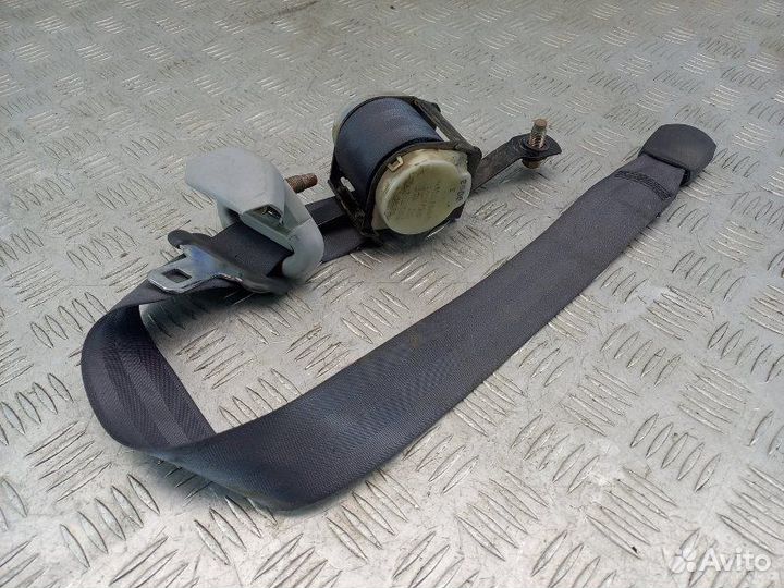 Ремень безопасности задний правый Toyota Estima